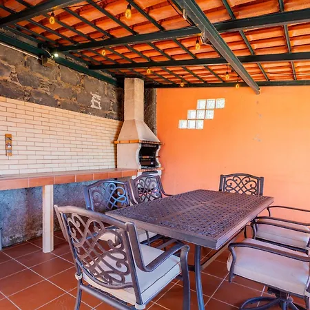 بيت للعطل Tranquil Oasis: 3 Bedroom Sea View With Lush Yard فونشال